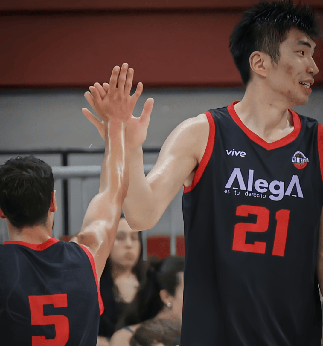 在季前赛中, 通球员, 线支柱